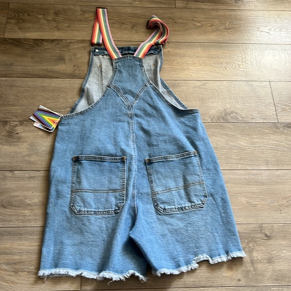 Short Overalls with Rainbow Straps - Picture 11 of 13